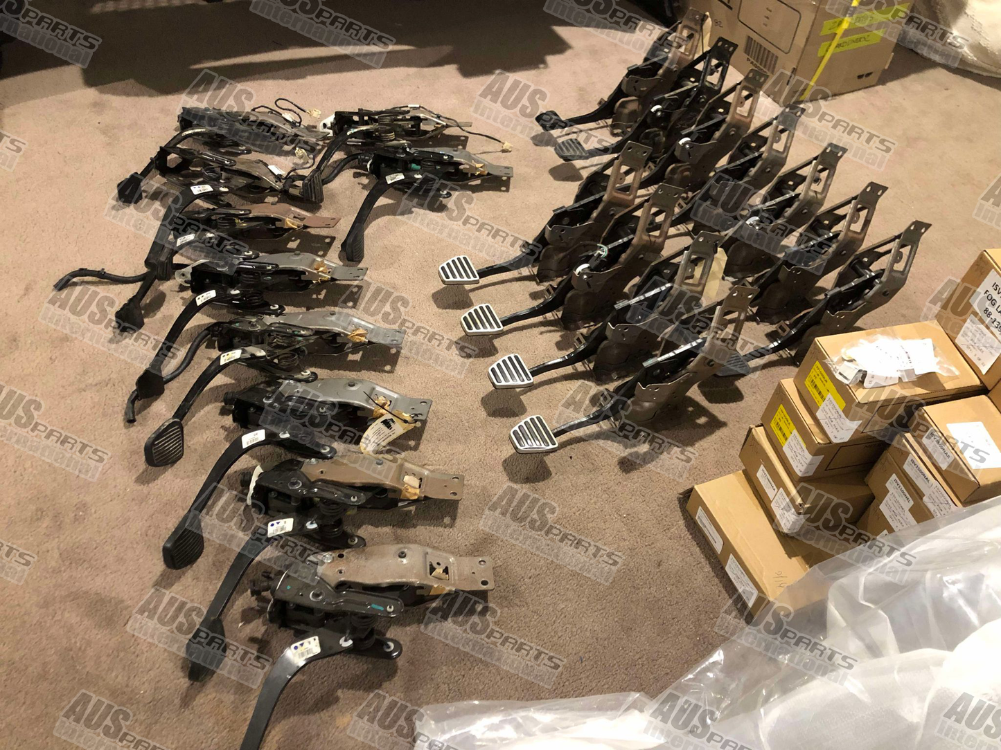 Manual Clutch & Brake pedal SET For Pontaic G8, VE1 Commodore, Caprice PPV USED