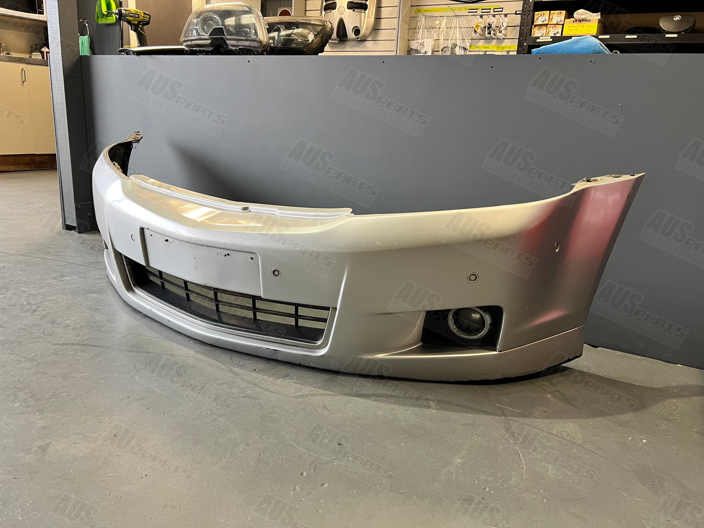 HOLDEN WN CAPRICE FRONT BUMPER KIT USED