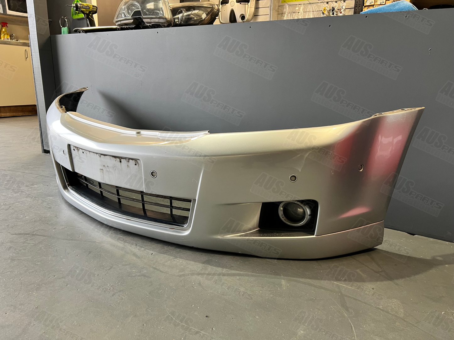 HOLDEN WN CAPRICE FRONT BUMPER KIT USED
