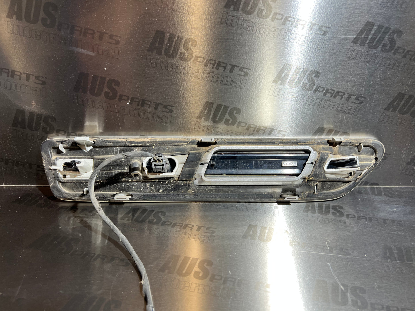 Holden Caprice fender repeater guard indicator pair USED