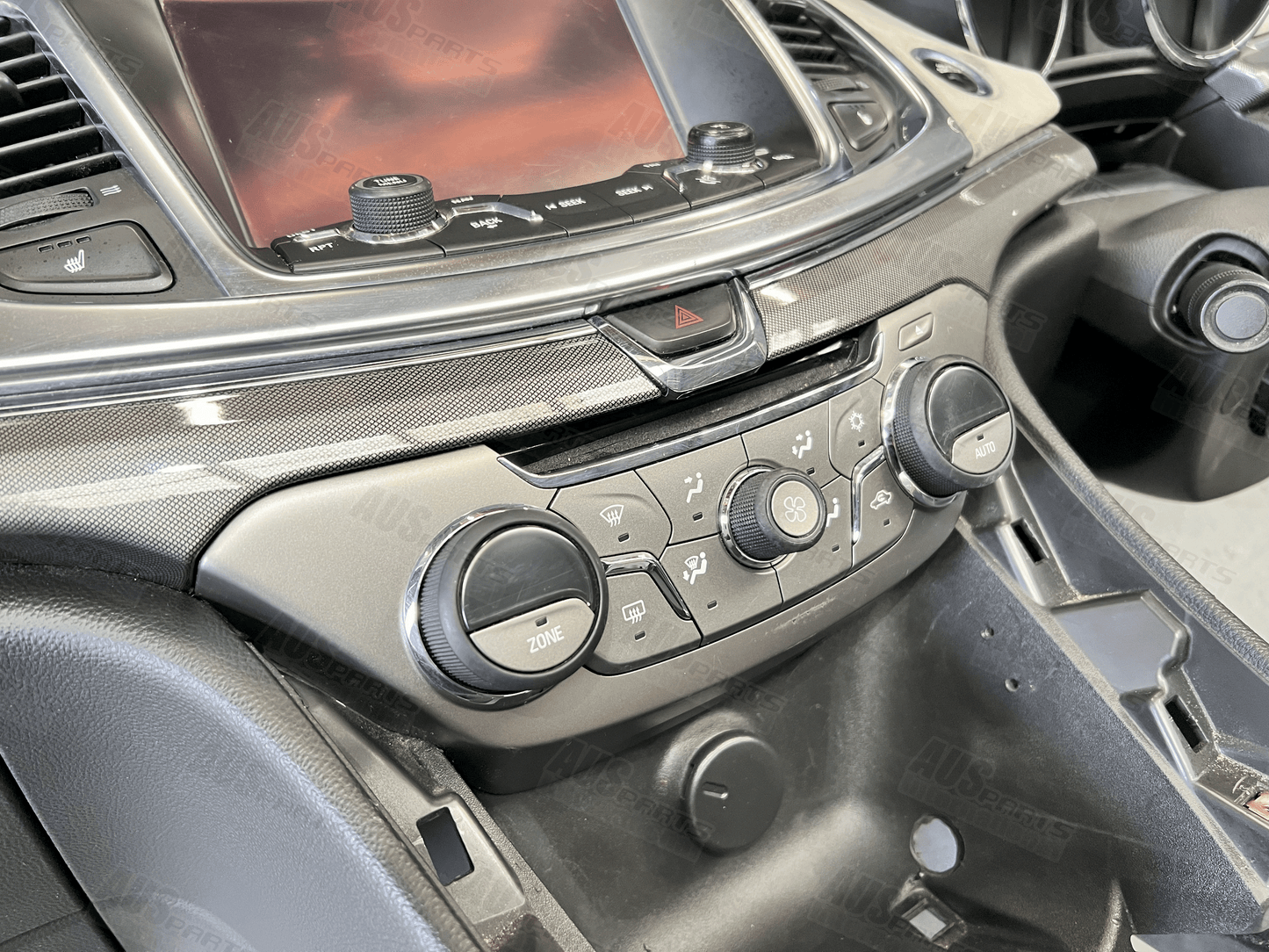 Holden VF Series 2 2014 WN Caprice dash complete RHD with HUD USED