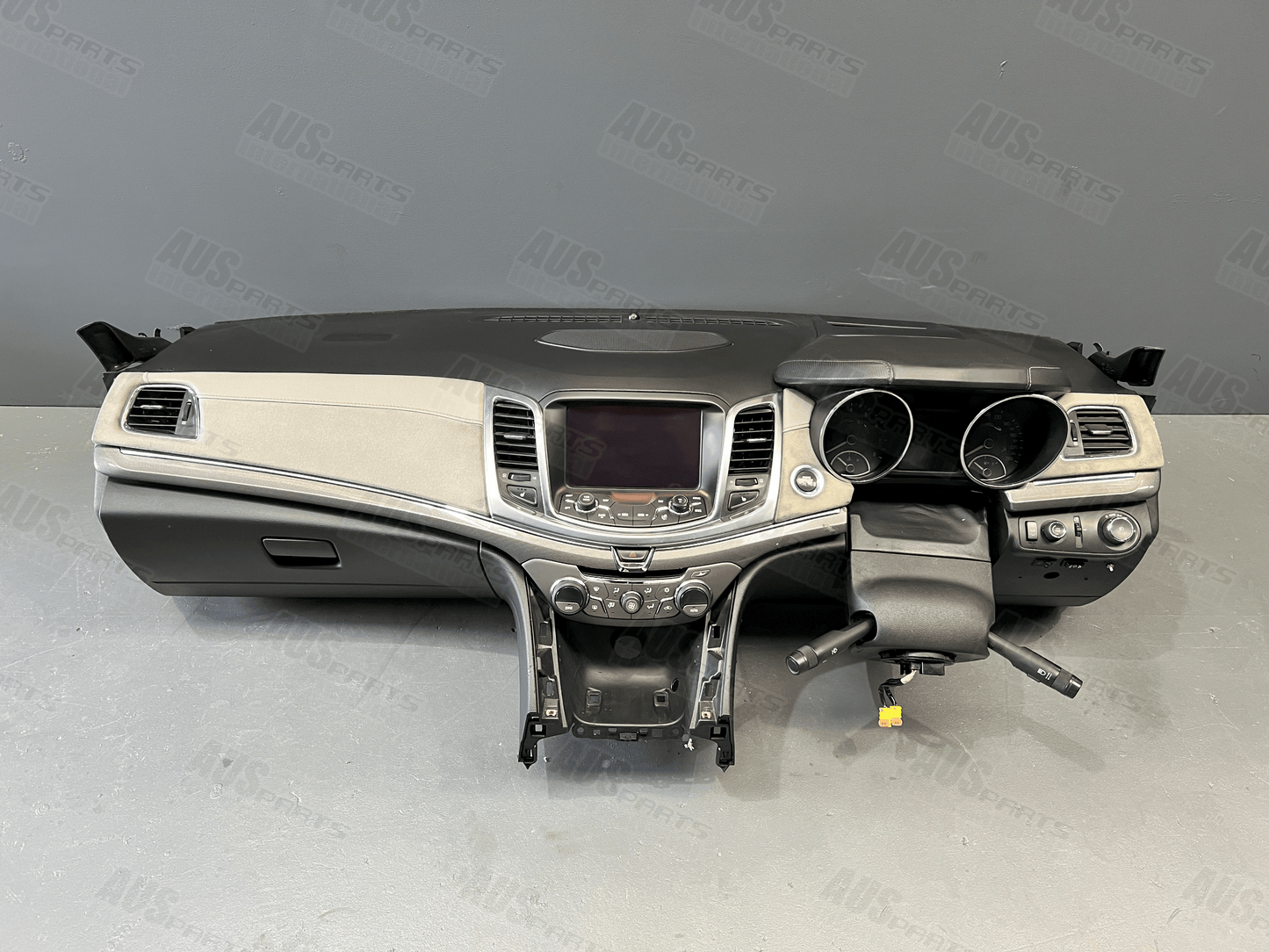 Holden VF Series 2 2014 WN Caprice dash complete RHD with HUD USED