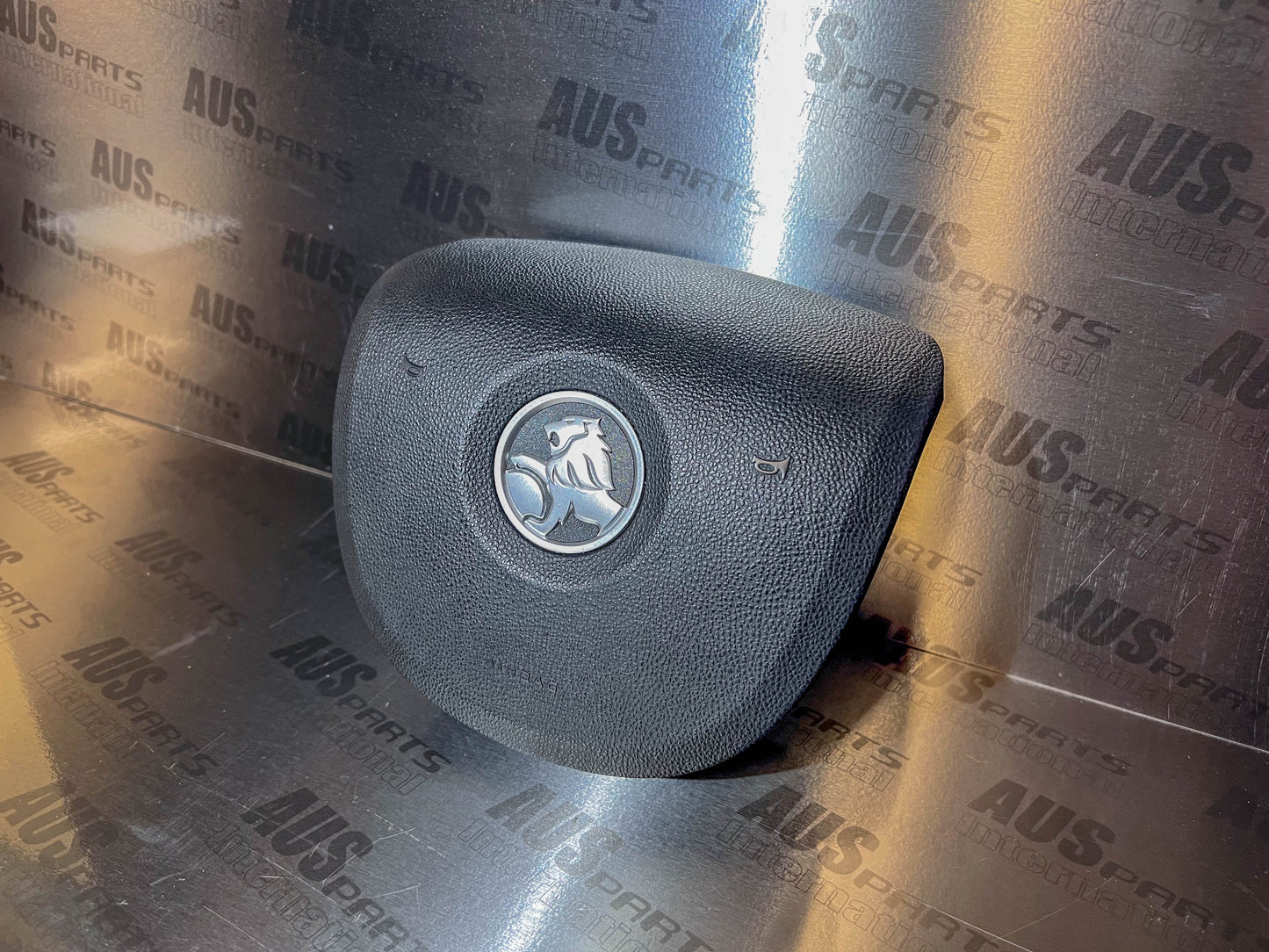 Holden horn-pad (VE, G8, PPV) USED