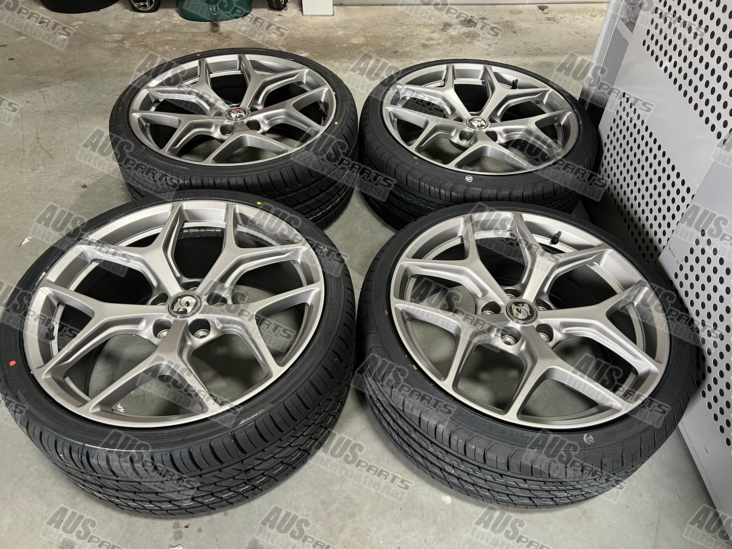 HSV GTSR Staggered 20" Wheel SET Shadow Chrome NEW