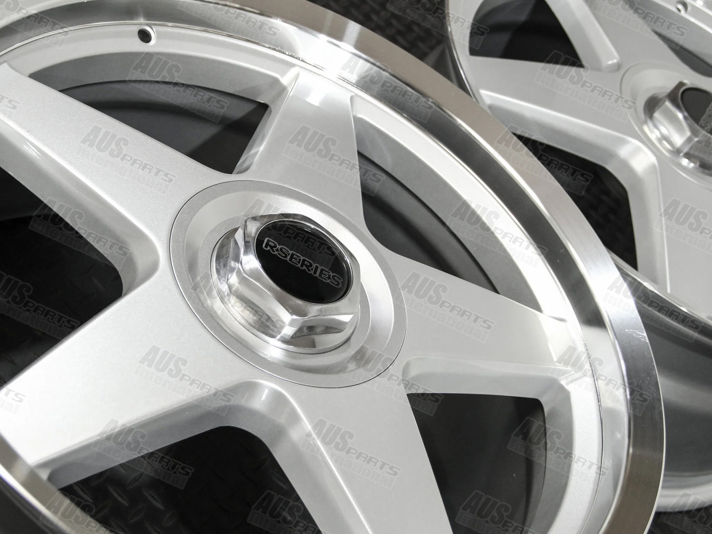 MOMO STAR 20" Staggered Wheels NEW