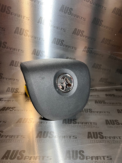 Holden horn-pad (VE, G8, PPV) USED