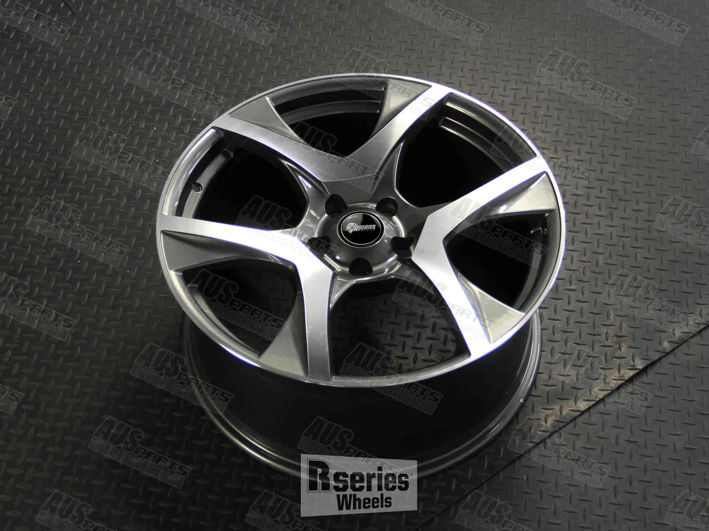 HSV R8 Staggered 20" Wheels Gunmetal Machined face NEW