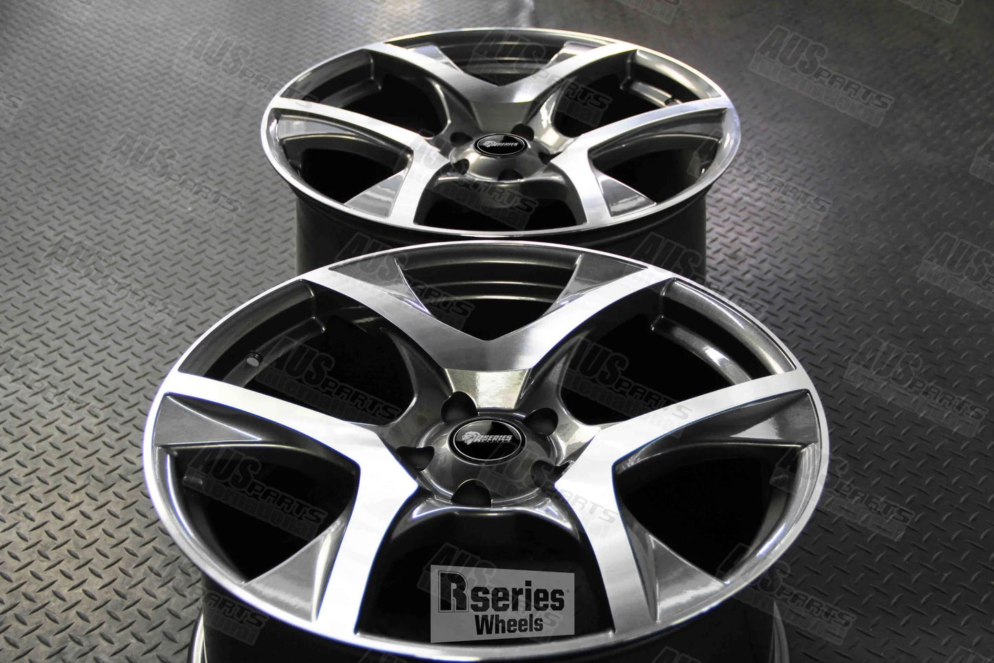 HSV R8 Staggered 20" Wheels Gunmetal Machined face NEW