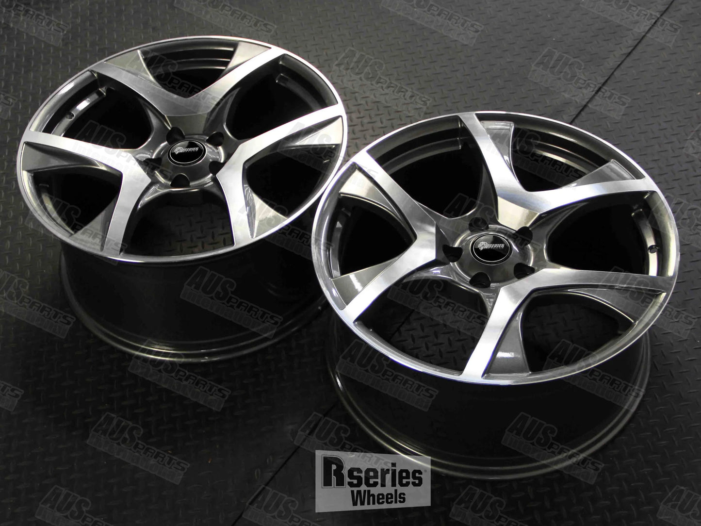 HSV R8 Staggered 20" Wheels Gunmetal Machined face NEW
